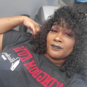 Meet your Posher, Laquette